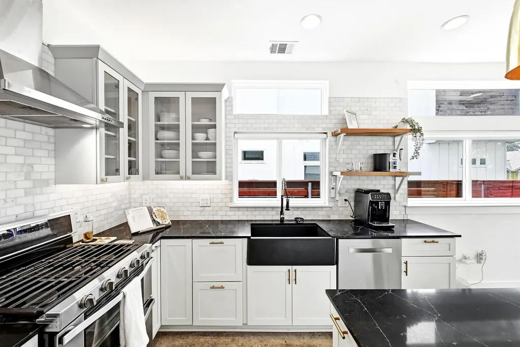 1704 E 13th Street Austin TX 78702
