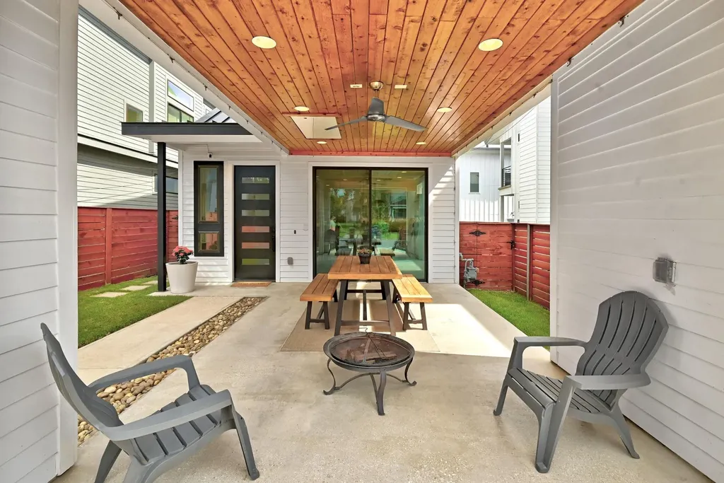 1704 E 13th Street Austin TX 78702