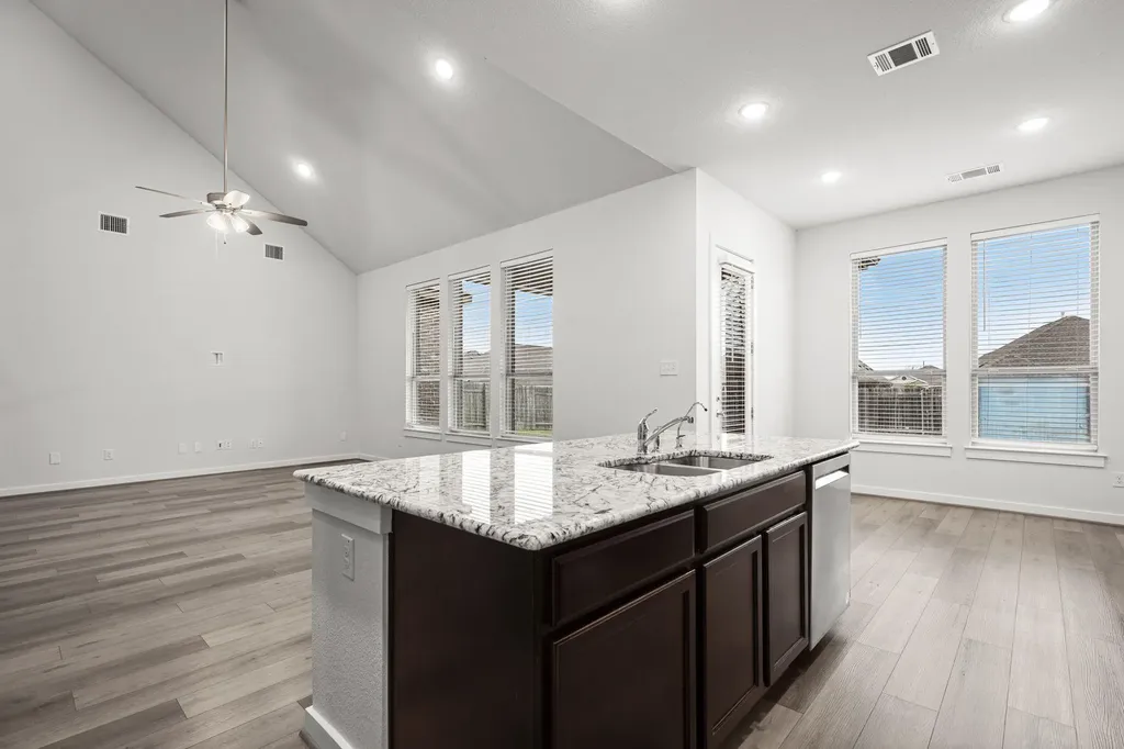 841 Spinnaker Loop Kyle TX 78640