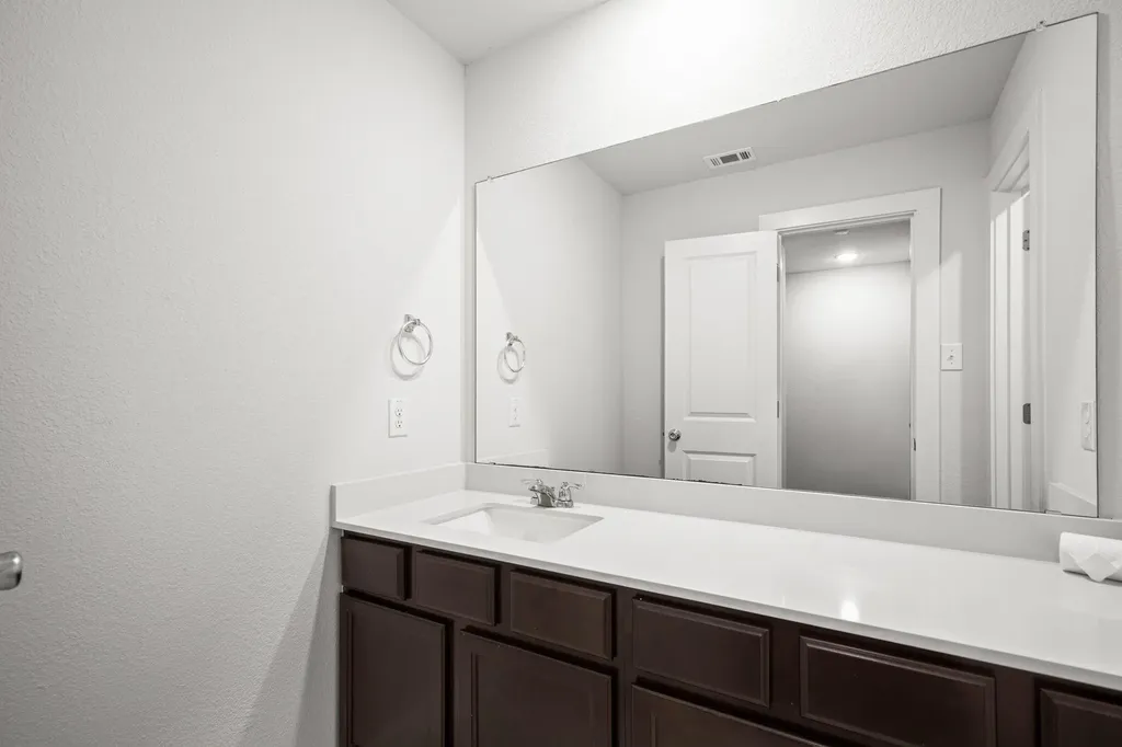 841 Spinnaker Loop Kyle TX 78640