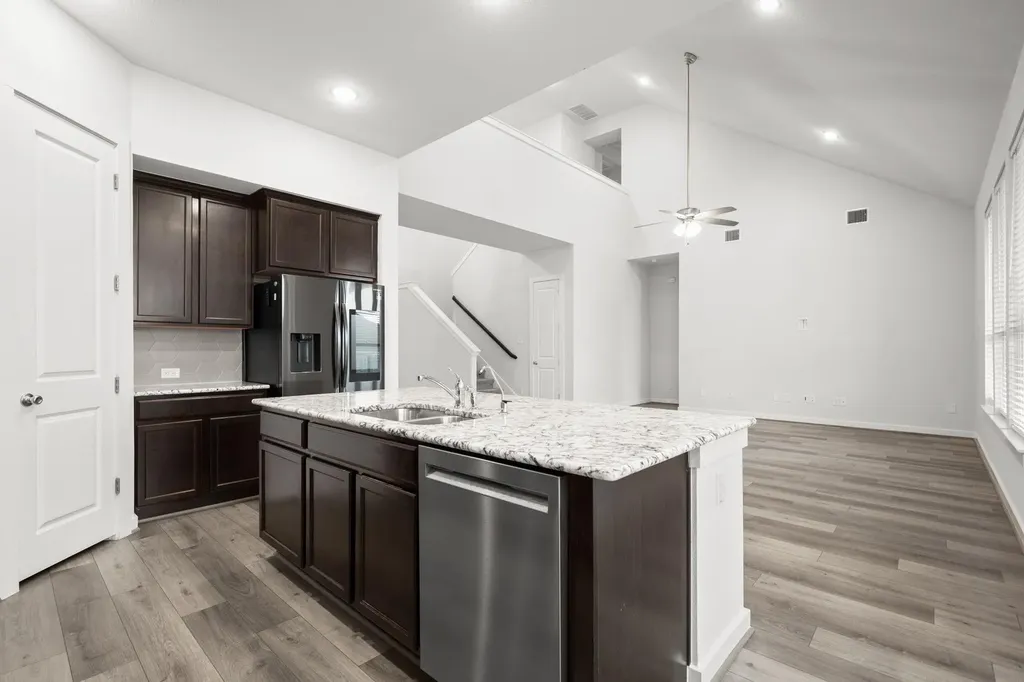 841 Spinnaker Loop Kyle TX 78640