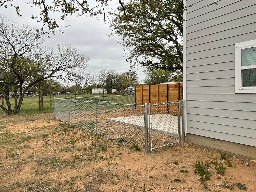 1220 Nora Lane Kingsland TX 78639