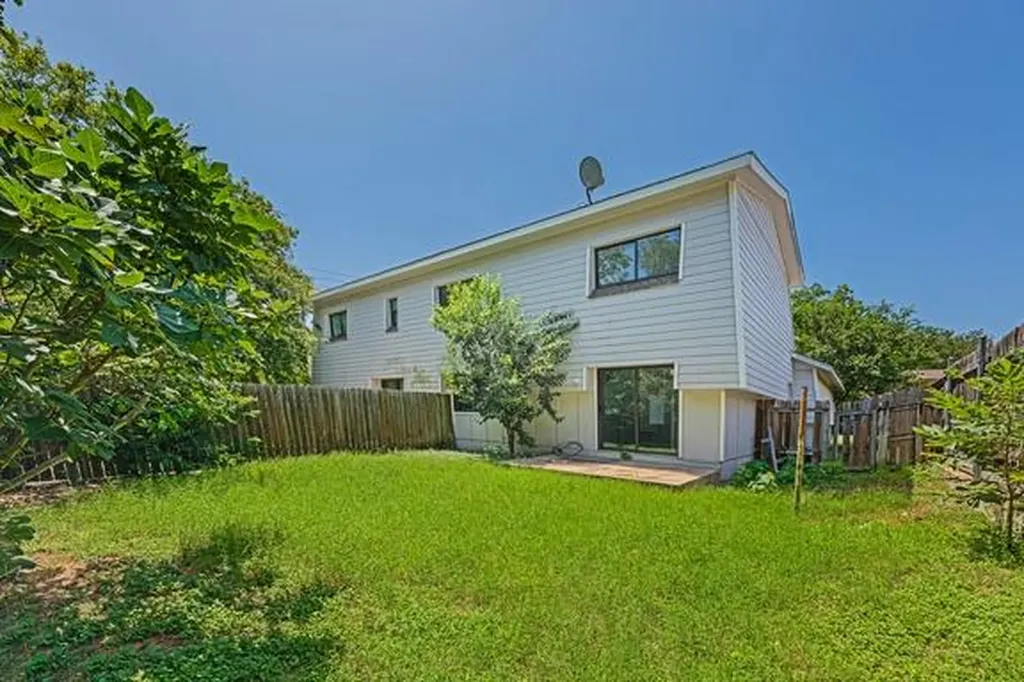 8524 Dryfield Drive Austin TX 78758