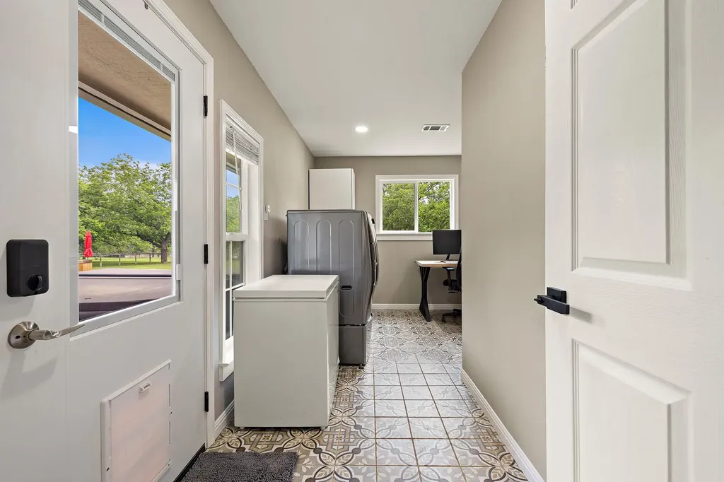 1007 S Gabriel Drive Leander TX 78641