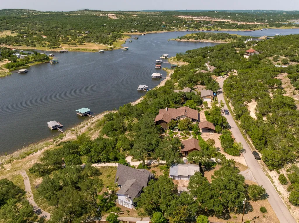19625 Lakehurst Loop Spicewood TX 78669