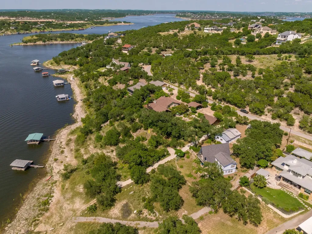 19625 Lakehurst Loop Spicewood TX 78669