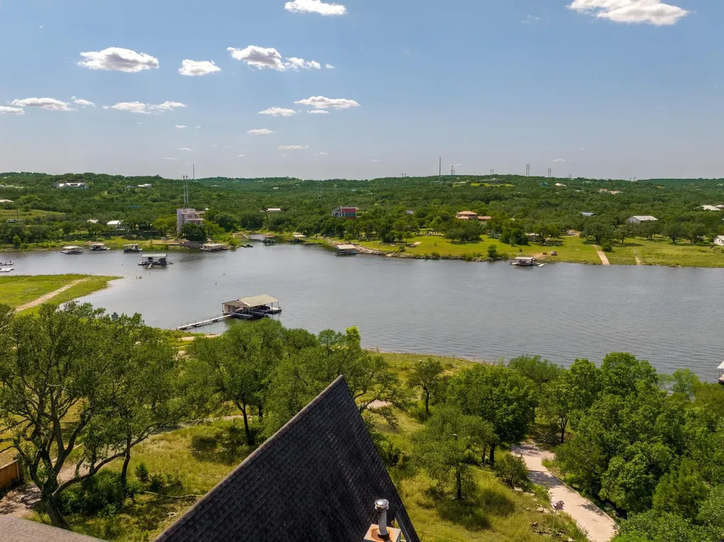 19625 Lakehurst Loop Spicewood TX 78669