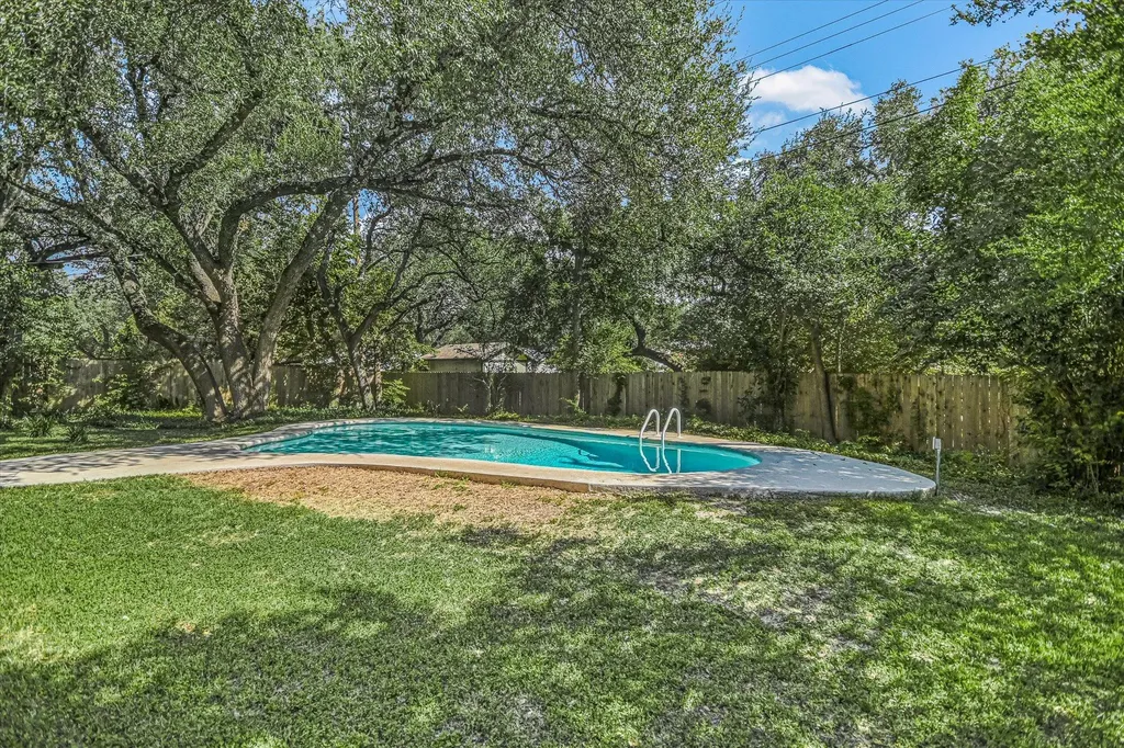 8821 Silverarrow Circle Austin TX 78759