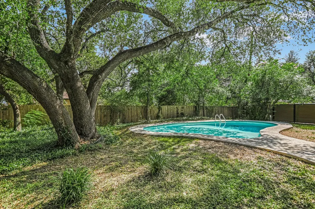 8821 Silverarrow Circle Austin TX 78759