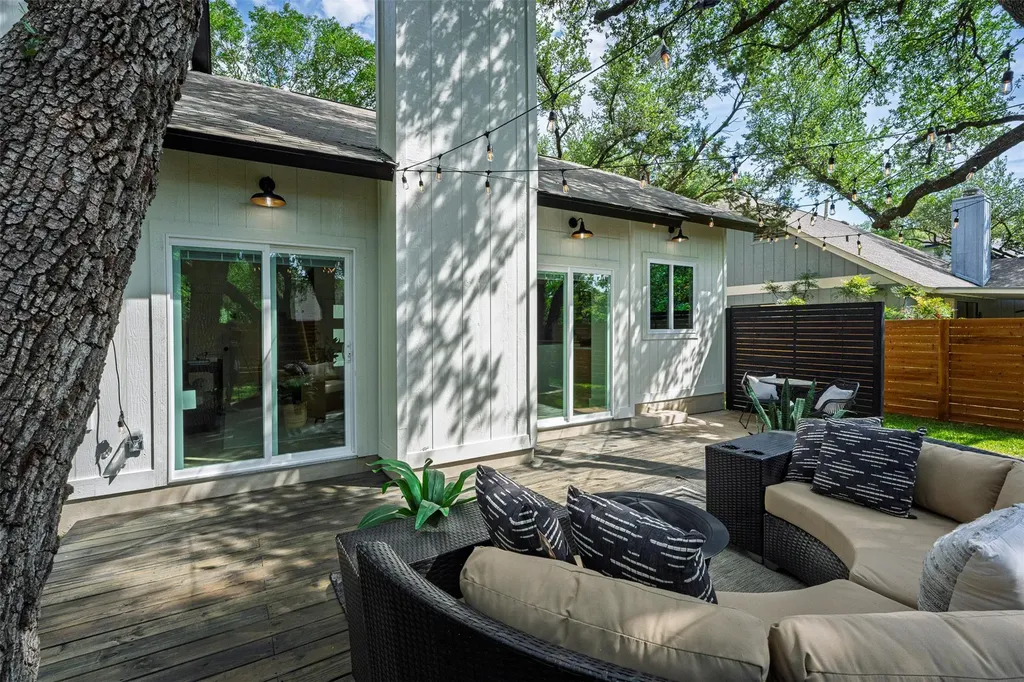 9111 Hazelhurst Drive Austin TX 78729