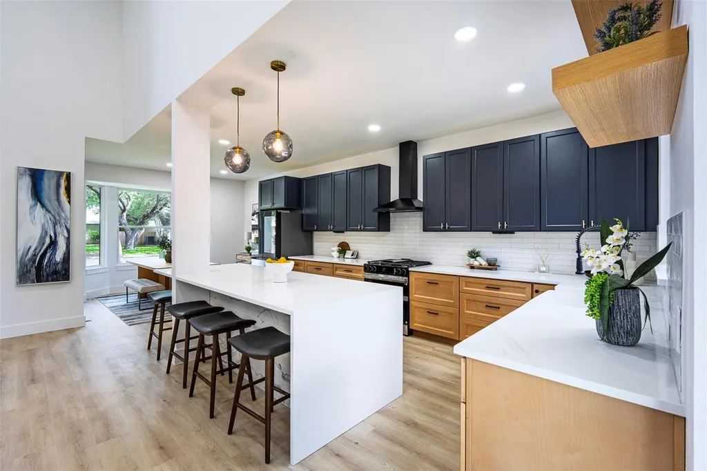 9111 Hazelhurst Drive Austin TX 78729
