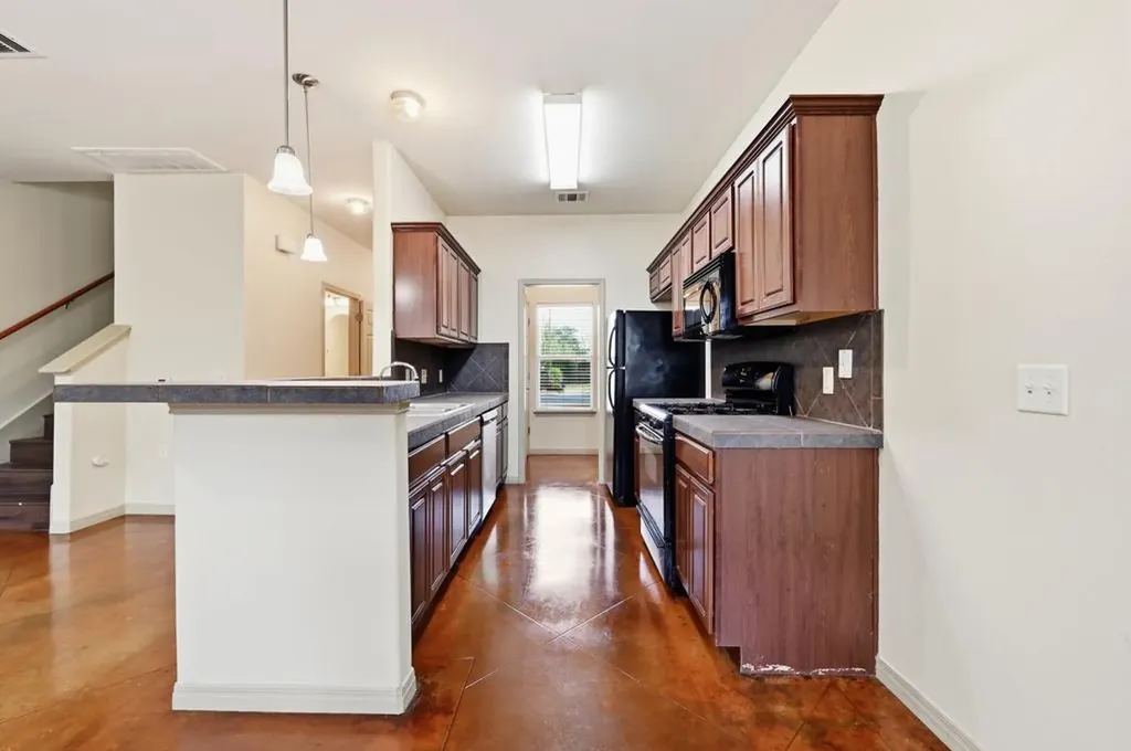 6015 Ponca Street Austin TX 78741