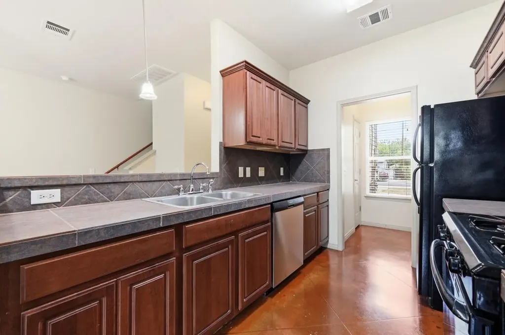 6015 Ponca Street Austin TX 78741