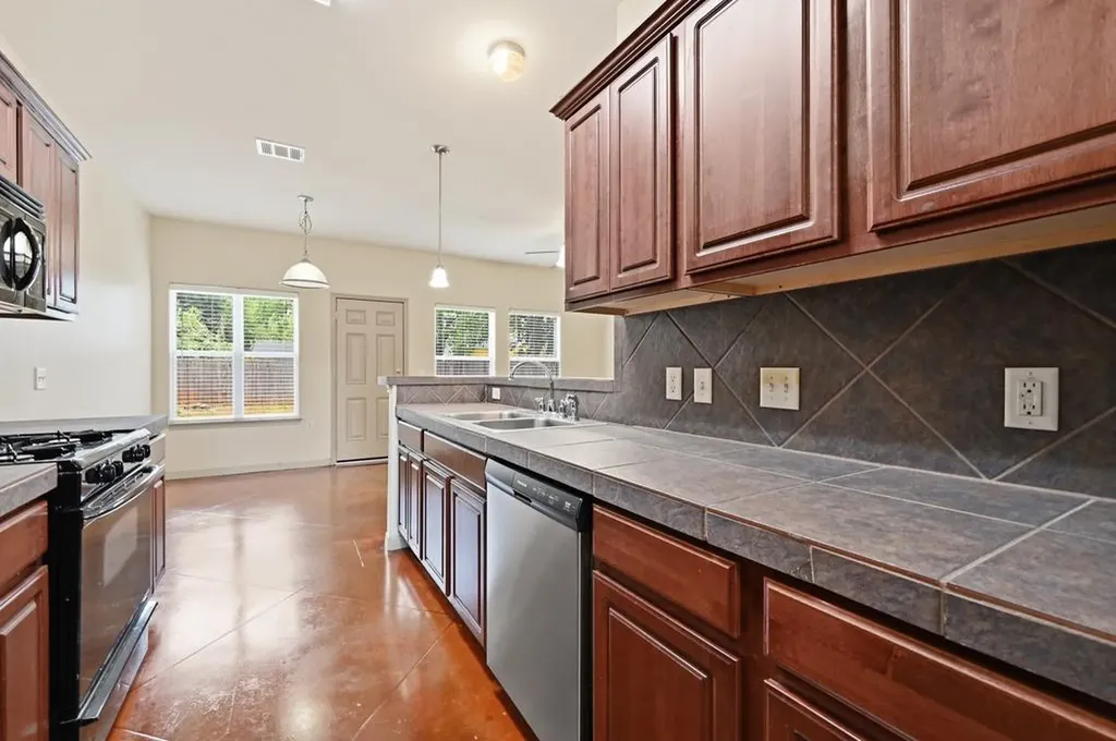 6015 Ponca Street Austin TX 78741