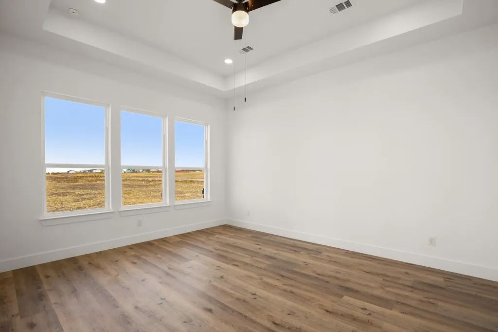 142 Desperado Loop Del Valle TX 78617