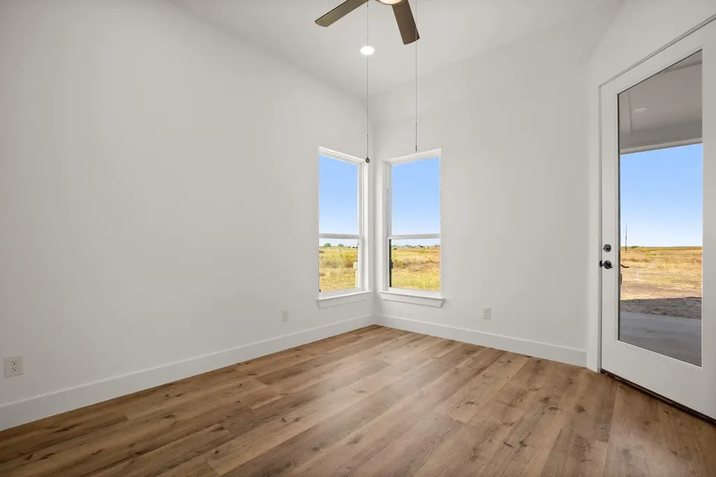 142 Desperado Loop Del Valle TX 78617