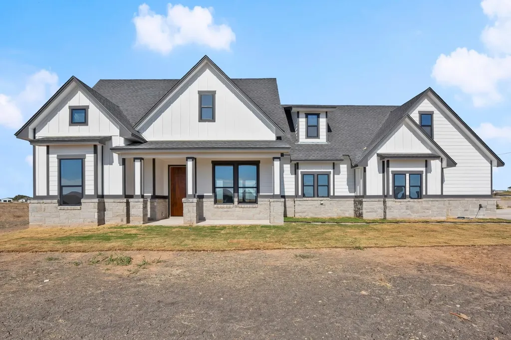 142 Desperado Loop Del Valle TX 78617