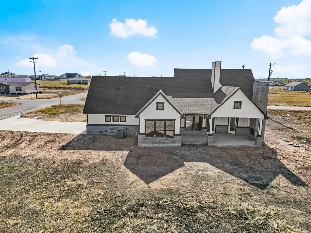 142 Desperado Loop Del Valle TX 78617