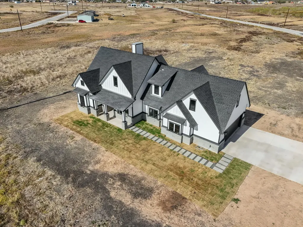 142 Desperado Loop Del Valle TX 78617