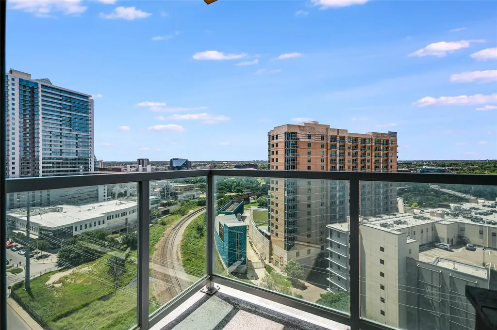 300 Bowie Street Austin TX 78703