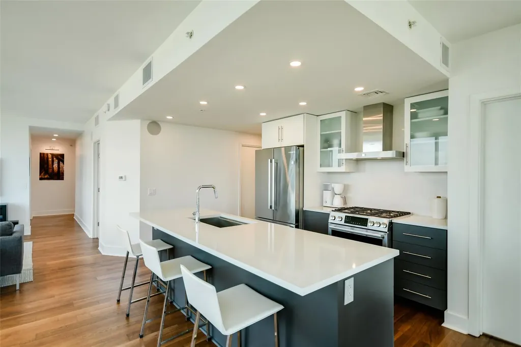 300 Bowie Street Austin TX 78703