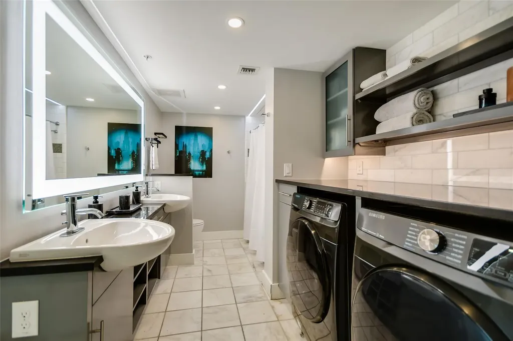 300 Bowie Street Austin TX 78703