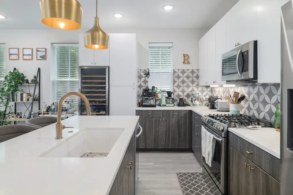 2624 Metcalfe Road Austin TX 78741