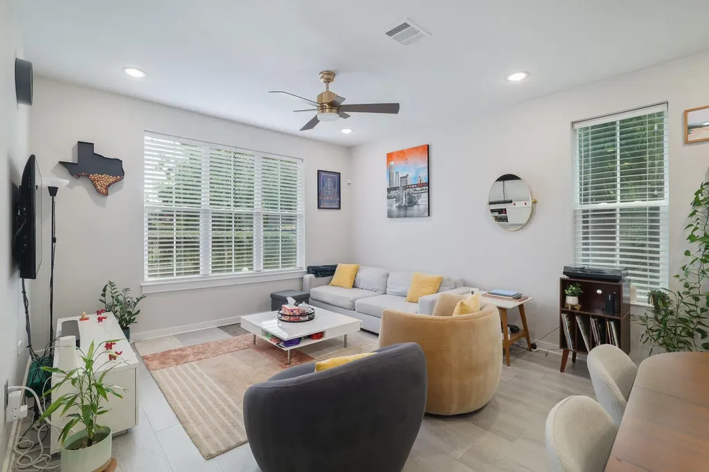 2624 Metcalfe Road Austin TX 78741