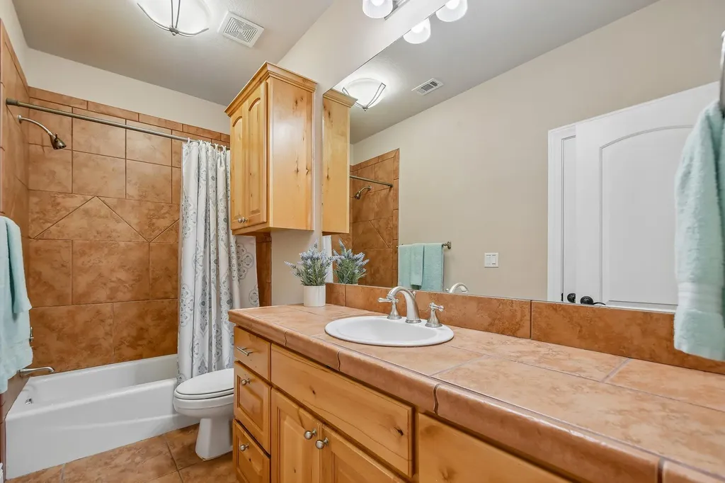 2004 American Drive Lago Vista TX 78645