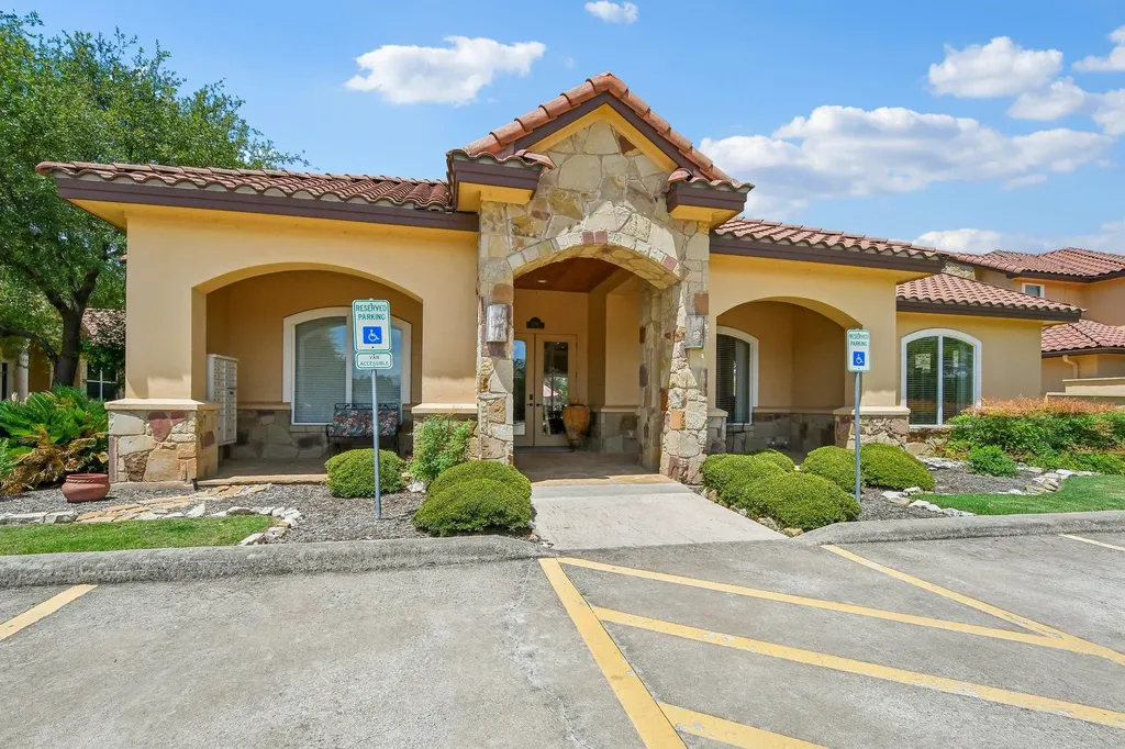 2004 American Drive Lago Vista TX 78645