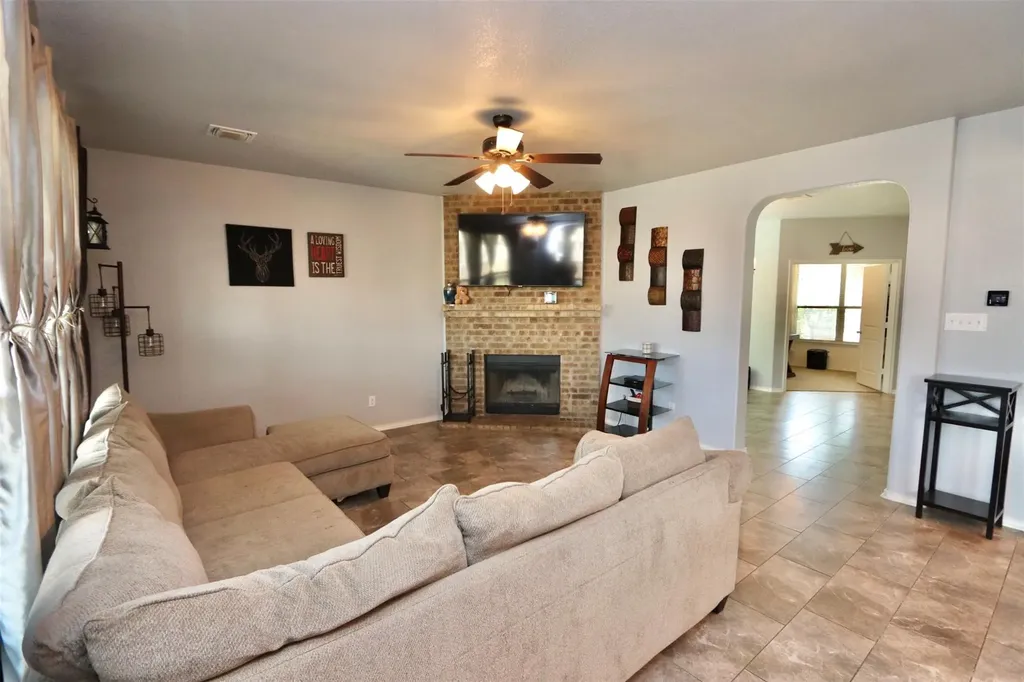 1712 Uhland Drive Leander TX 78641