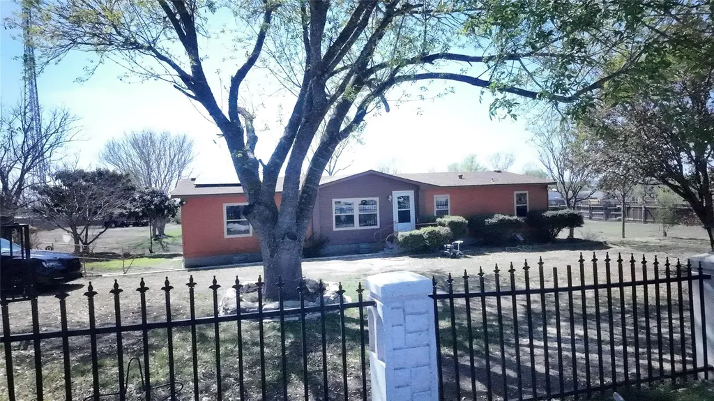 750 High Road Kyle TX 78640
