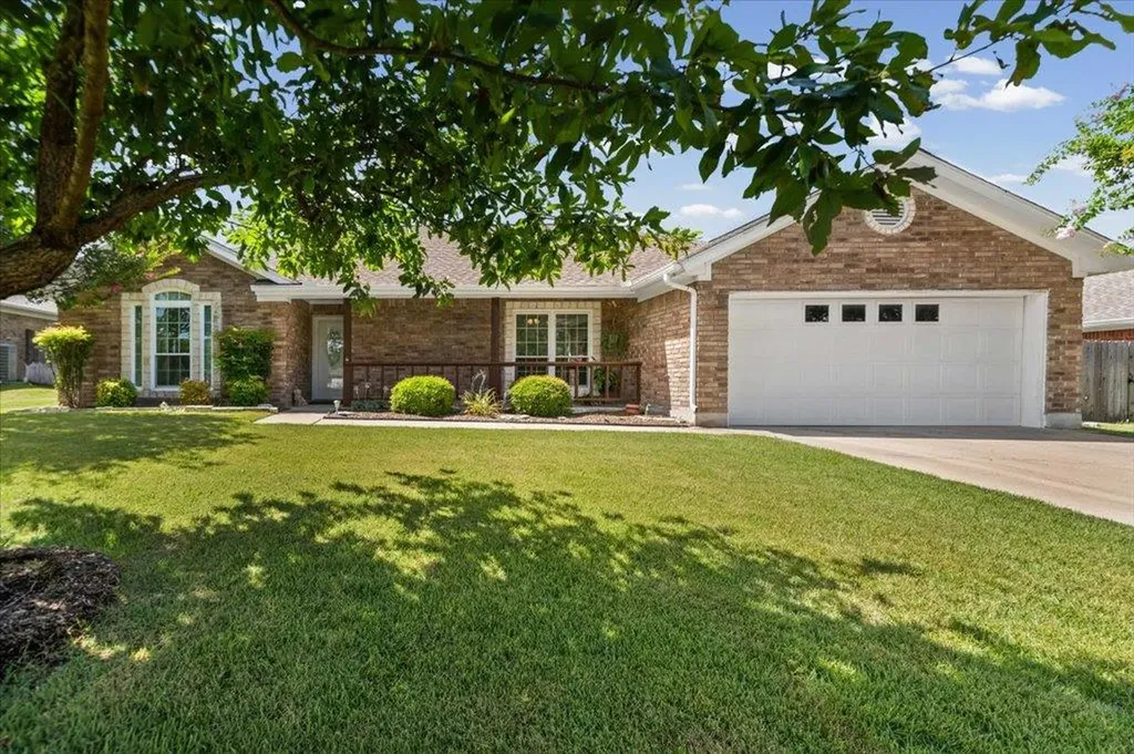 1601 E Johnson Street Burnet TX 78611