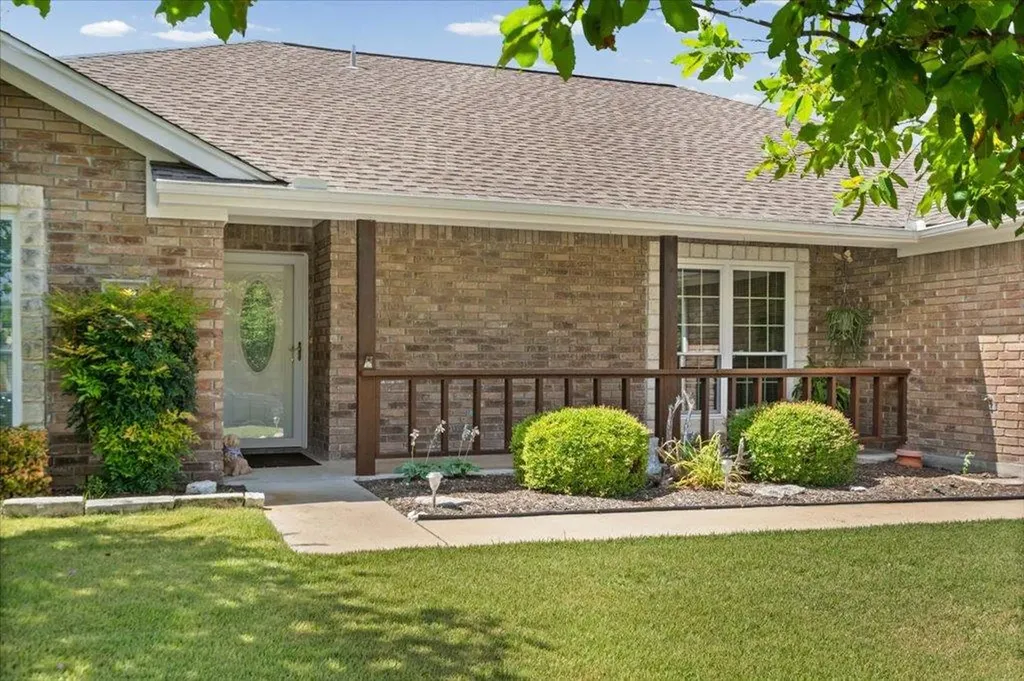 1601 E Johnson Street Burnet TX 78611