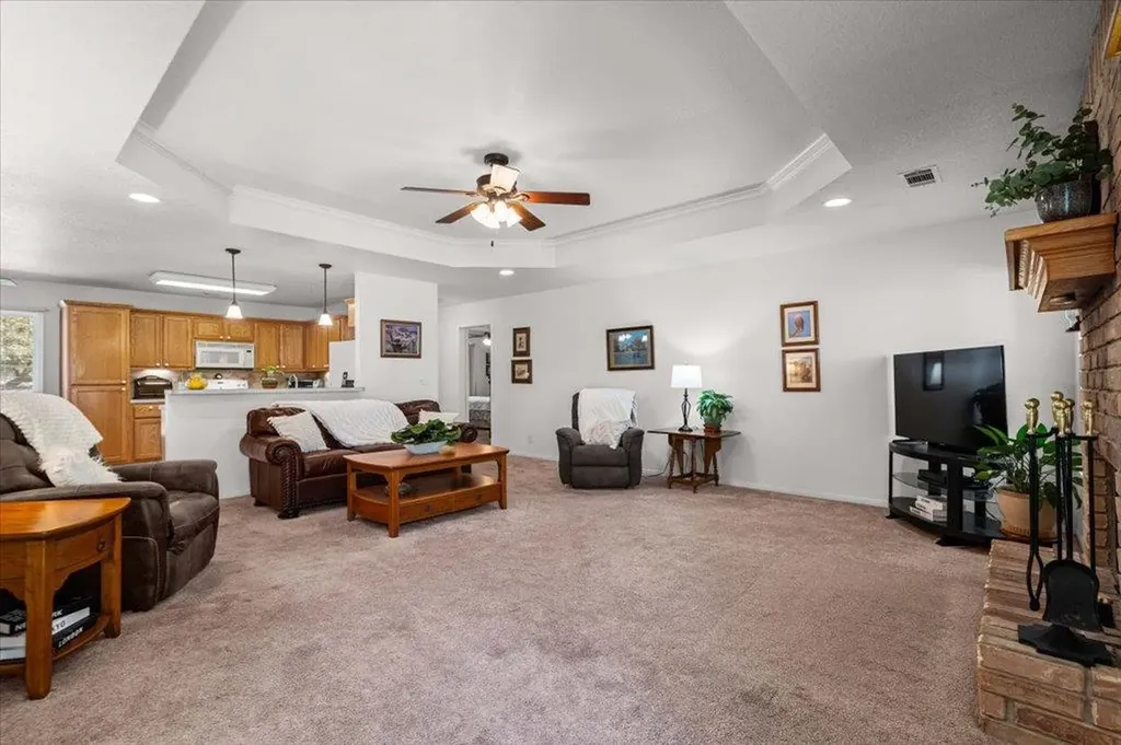 1601 E Johnson Street Burnet TX 78611