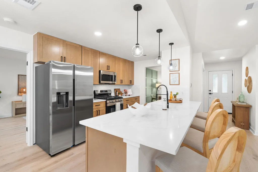 6807 Luckenbach Lane Austin TX 78729