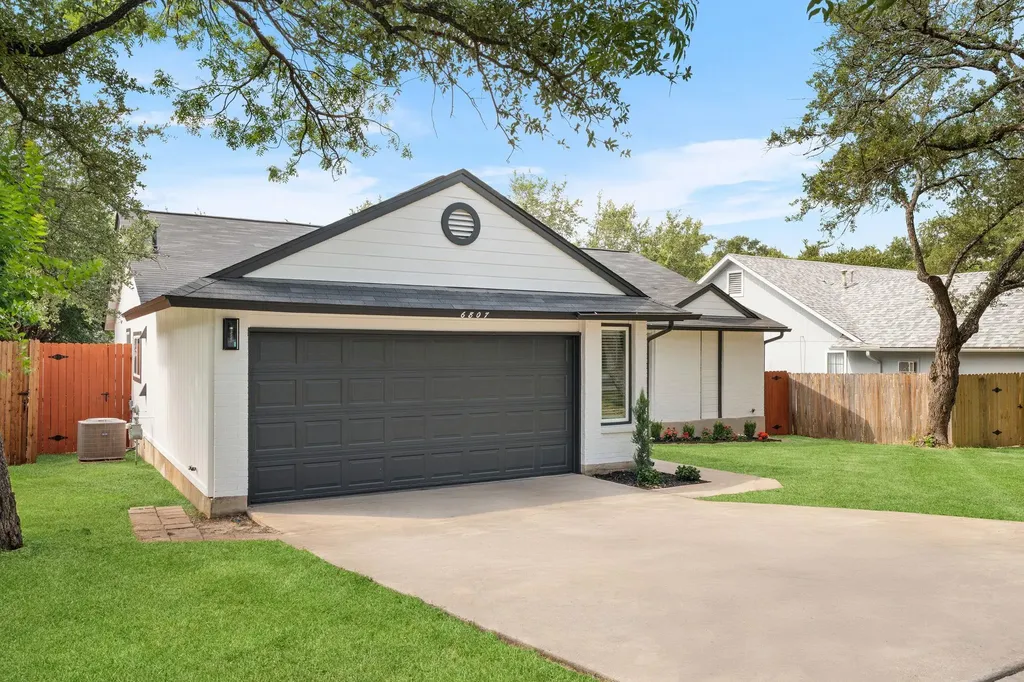 6807 Luckenbach Lane Austin TX 78729