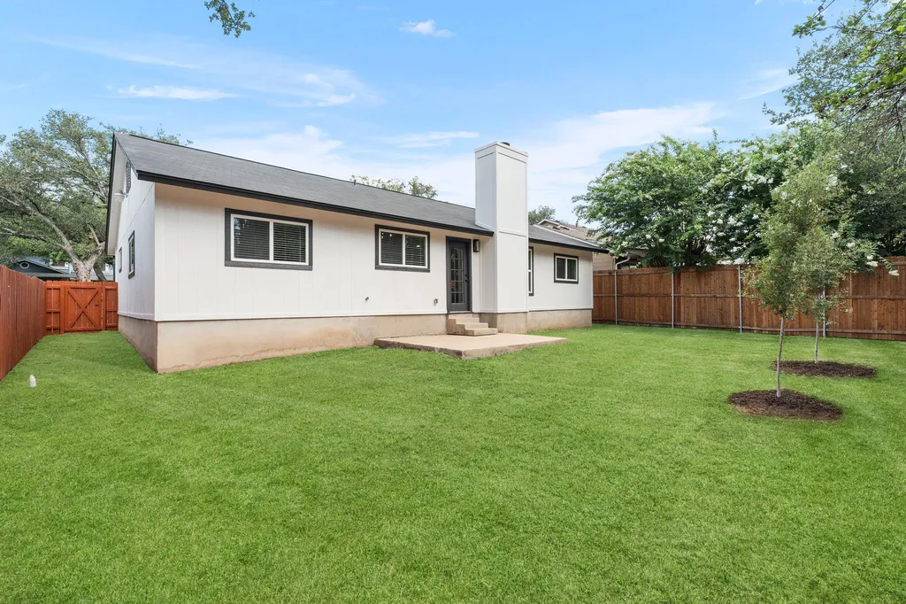 6807 Luckenbach Lane Austin TX 78729