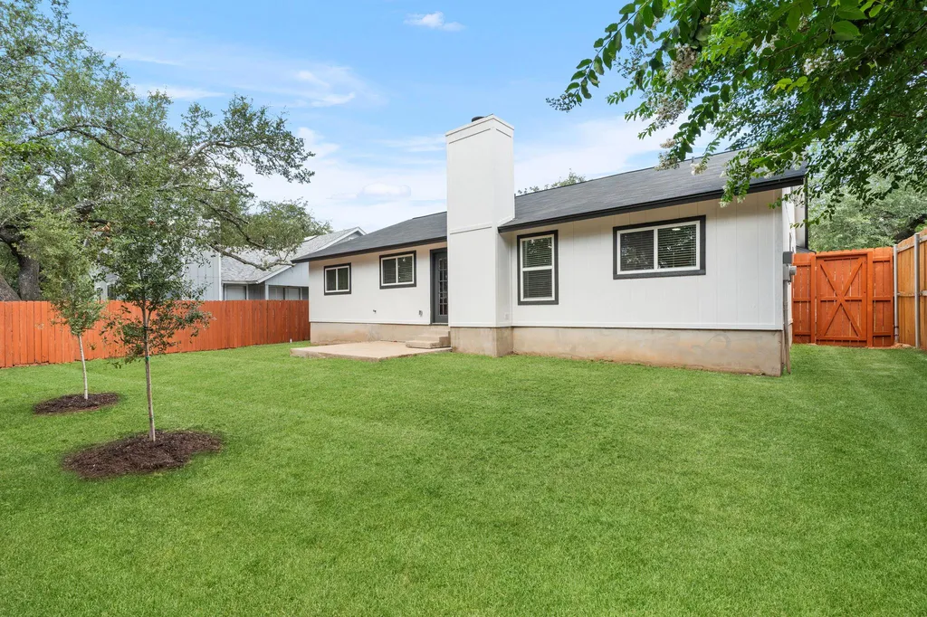 6807 Luckenbach Lane Austin TX 78729