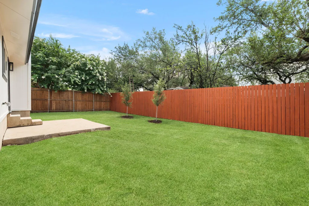 6807 Luckenbach Lane Austin TX 78729