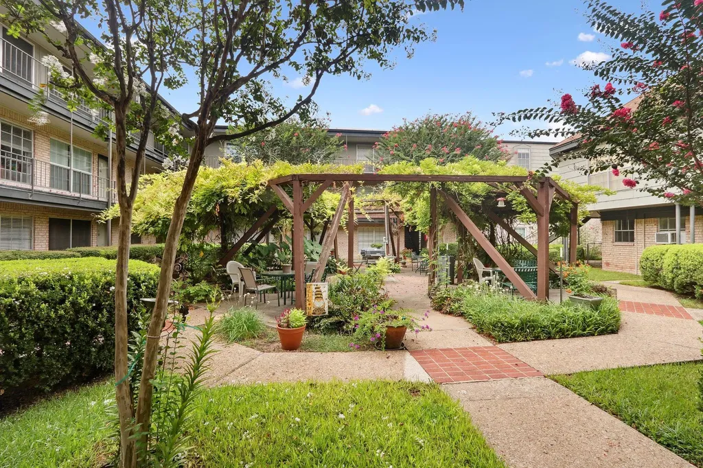 2425 Ashdale Drive Austin TX 78757