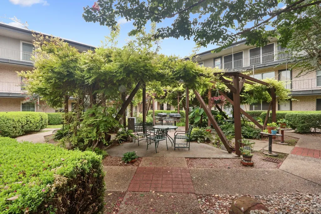 2425 Ashdale Drive Austin TX 78757