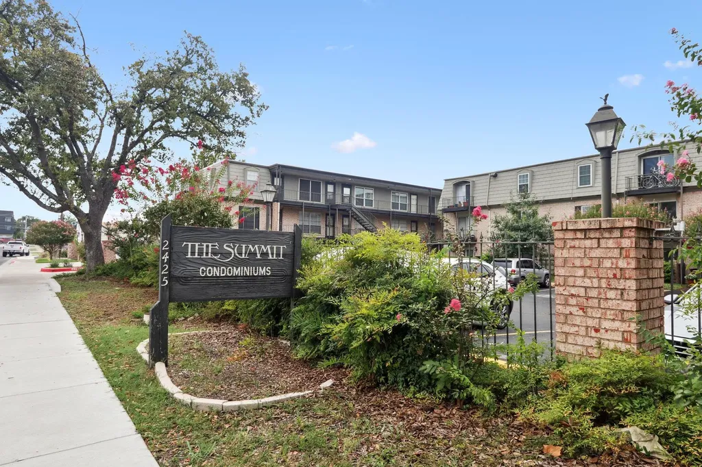 2425 Ashdale Drive Austin TX 78757