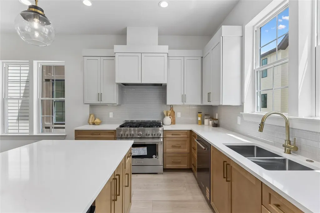 2209 Woodland Avenue Austin TX 78741