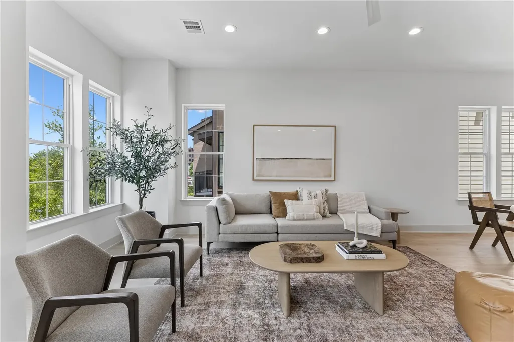 2209 Woodland Avenue Austin TX 78741