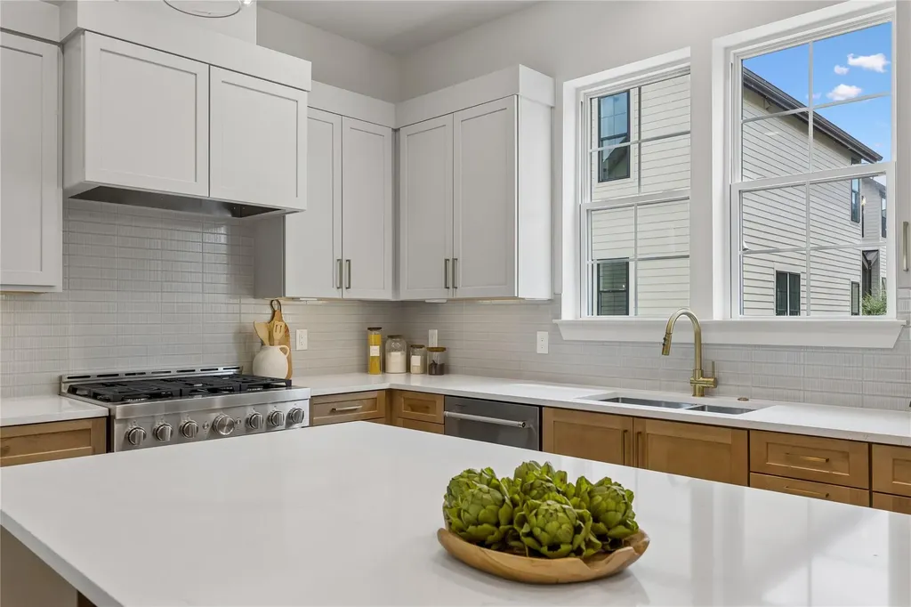 2209 Woodland Avenue Austin TX 78741