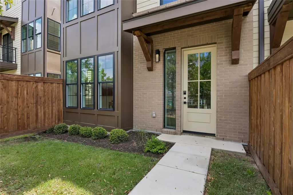 2209 Woodland Avenue Austin TX 78741