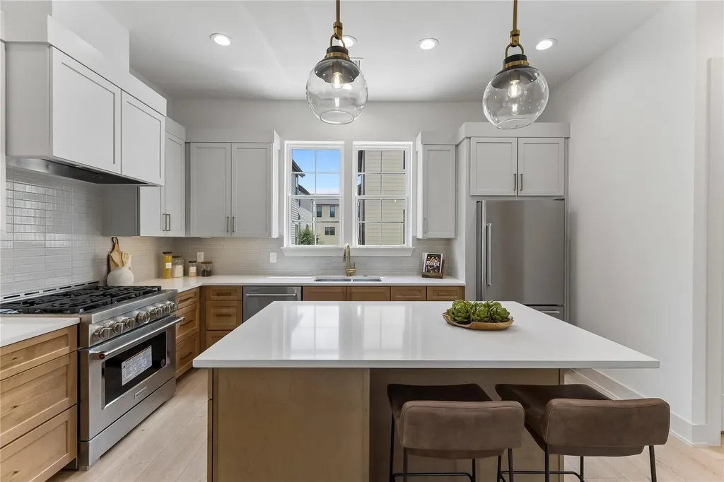 2209 Woodland Avenue Austin TX 78741