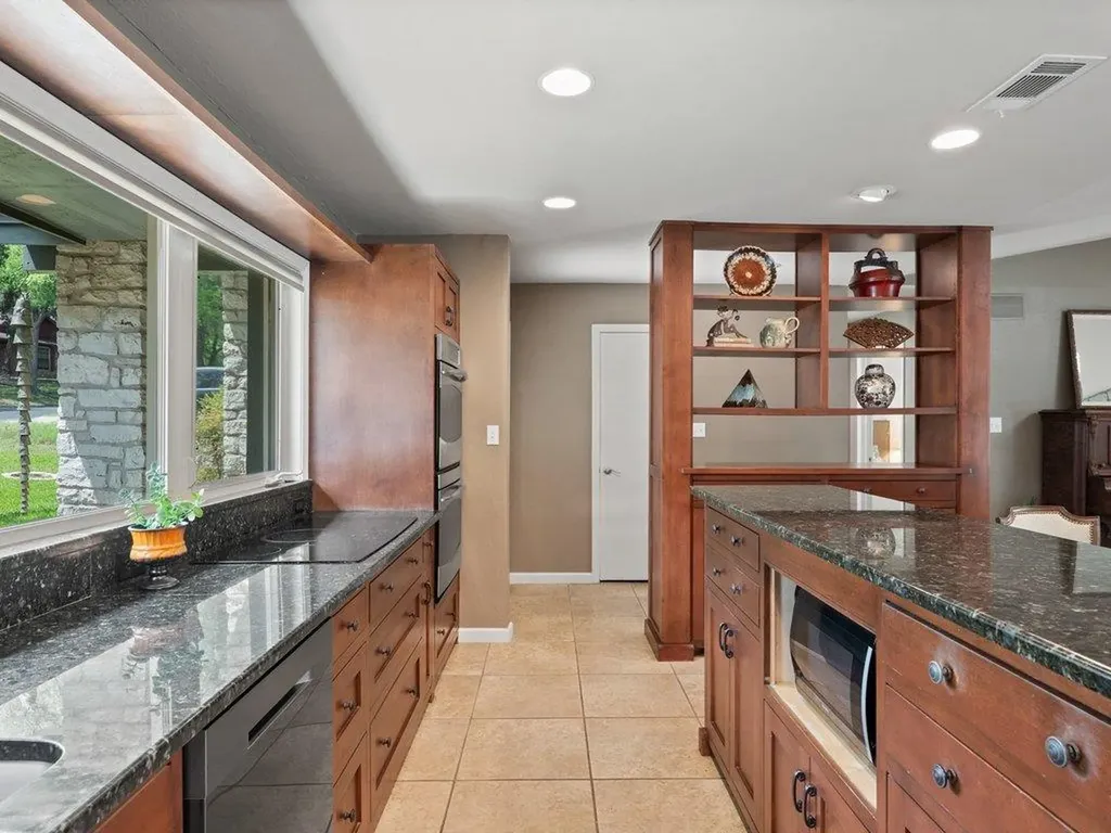 910 River Oaks Drive Austin TX 78753