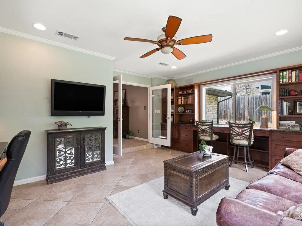 910 River Oaks Drive Austin TX 78753